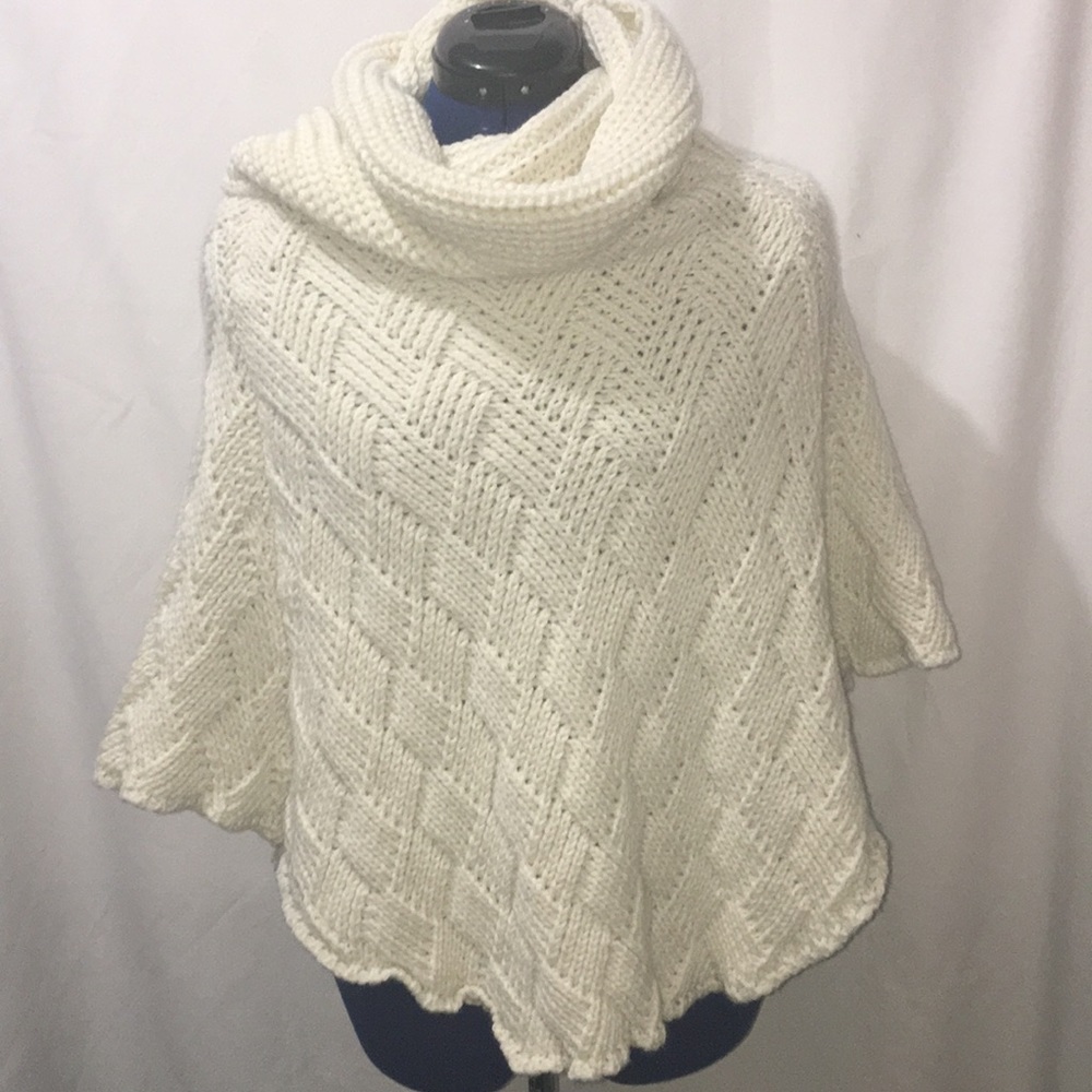 Coco & Carmen Sweater Poncho